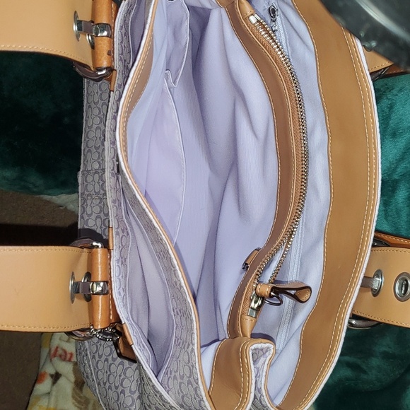 Coach purse W/matching wallet - Picture 11 of 16